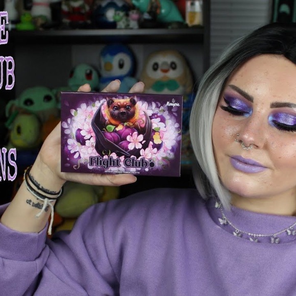 Menagerie Cosmetics "Flight Club" eyeshadow palette - Picture 3 of 10